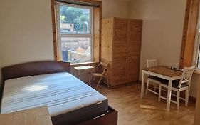 Bright Studio Apartment Highgate